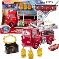 Cars Disney Пожарникарски камион и количка с променящ се цвят GPH80